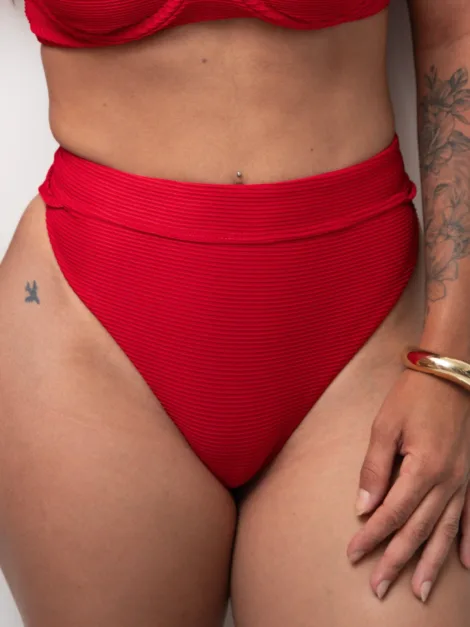 Bottom Nicoly Vermelho - Estação 1